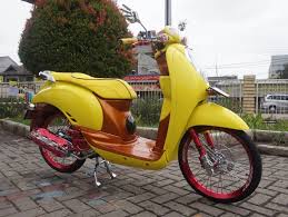 As performed by pemodifiktor johanes hanafi, johnny lipurnomo, from jakarta and rian cahyadi from denpasar. Honda Scoopy 2011 Bekasi Simpel Manis Diguyur Yellow Dinamis