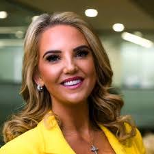 Alex Upton's Instagram, Twitter & Facebook