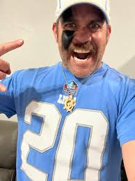 I am from Detroit resident of GA for 20yrs Love My city 💙 313