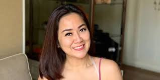Ternyata selain foto tante erni dan video gisel; Tante Ernie Gak Paham Dengan Istilah Tante Pemersatu Bangsa Ada Yang Bisa Bantu Jelasin Diadona Id