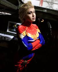 Marvel in the comics, one of carol's short hair is a way of not caving to the vocal segment of fandom that wants women characters to exist for their consumption and sexualization. Cosplay Model Lisa Pinelli 003 Captain Marvel Short Hair Comics And Memes