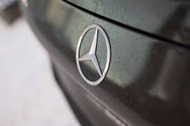 Blurry Car Focus Logo Mercedes Benz Mercedes Logo Mercedes Benz