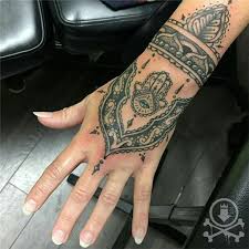 Lovely Henna Style Hand And Wrist Tattoo By Alex Feliciano 12ozstudios Team12oz Tattoos Tattooartist Henna Hand Tattoos For Women Tattoos Hand Tattoos