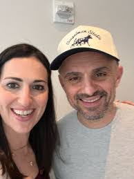 Amanda Slavin's Instagram, Twitter & Facebook