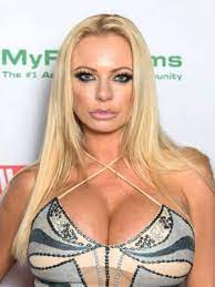 Beautiful busty blonde briana banks stuffed by a big dick. Briana Banks Grosse Gewicht Masse Alter Biographie Wiki