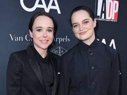 Elliot page escribió un mensaje en la foto, que ya tiene más de un millón de me gusta en instagram y más de 40 mil comentarios: Elliot Page S Wife Emma Portner Shares Message Of Support After Actor Comes Out As Transgender The Independent