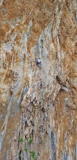 Oudtshoorn - Nandi Koster climbing at Oudshoorn - South African Climbing  Photo Gallery