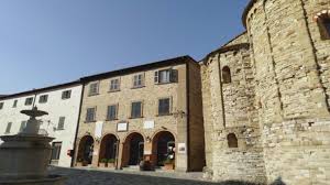 Borgo san leo, zonin, gambellara, veneto veneto. San Leo Pic Nic Nel Borgo Ai Piedi Della Rocca Di Cagliostro Borghi Italia Tour Network