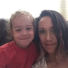 Liz Jacobson's Instagram, Twitter & Facebook