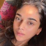 Selena Walton's Instagram, Twitter & Facebook