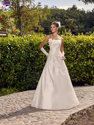 Robe de mariée albora, point mariage 2019. Madras Collection De Robes De Mariee Point Mariage Robe De Mariee Robe Mariee Pas Cher Robe De Mariee Pronuptia
