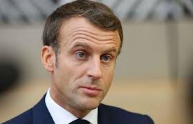 Fransa cumhurbaşkanı macron, drome bölgesini ziyaretinde, slogan atan bir kişi tarafından tokatlandı. 6fu4rf4dq5qlzm