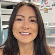 Lynne Luna's Instagram, Twitter & Facebook