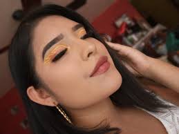 Consigue una mirada más atrevida, una mirada más colorida, una miradas de  dioses con los nuevos delineadores de la Colección #Cornucopia de Olé! ¿Ya  tienes tu favorito? #MásBellaYPunto