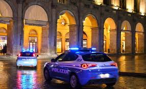 Italia zona rossa a natale, torna l'autocertificazione obbligatoria. Coronavirus L Allarme Del Sindaco Di Bologna A Un Passo Dalla Zona Rossa Contagi In Italia 33 In Una Settimana Libero Quotidiano