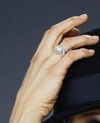 Colored Diamond Info Index Jennifer Aniston Wedding Ring Celebrity Engagement Rings Celebrity Rings