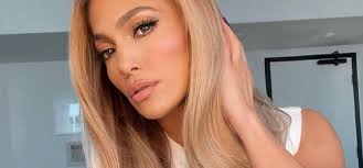 Chris brown has switched up his look again by going blonde. Hair Colours 2021 New Colour Ideas For A Change Up Glamour Uk