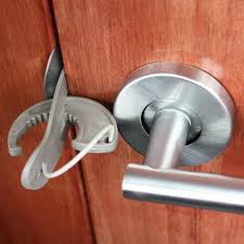 howsar portable door lock it locks doors without locks and the best part is that it can used anywhere survival gadgets and gizmos gadgets