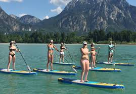 Hier erhalten sie freizeittipps und erholungstipps rund um den forggensee bei. Sup Forggensee Sup Verleih Station Im Allgau