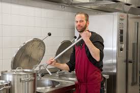 771 m² großen grundstück erbaut. Kuche Im Kardinal Hengsbach Haus Ist Zertifiziert