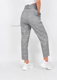 Les boutiques qui proposent des pantalons taille haute tendance. Pantalon Taille Haute A Carreaux Avec Ceinture Outfitbook