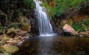 Mi è venuto in mente che forse potresti contattare l'ufficio turistico di oristano più che altro per sapere la situazione idrica perché se non piove la cascata è in secca. Cascata Sos Molinos Sardegna Sardegna Luoghi Da Visitare Luoghi