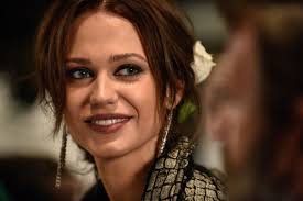 Michaela:×2 fructul oprit❤ michaela prosan❤ o iubesc pe michaela,cea mai minunata ființă start fp 10.4.2018 follow my queen: Fructul Oprit Michaela Prosan SurprizÄƒ Pe Platourile De Filmare Dcnews