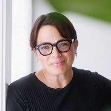 Sue Britton's Instagram, Twitter & Facebook