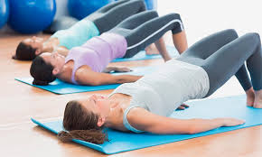 La respiración es muy importante. Pilates En Casa 3 Posturas Para Principiantes Paso A Paso