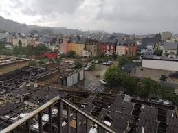 A mini tornado hit the centre of the dutch capital amsterdam and caused some slight damage on friday evening, according to the meteorological institute weeronline. Tornado In Luxemburg Und Amsterdam Schweizer Sturmforum