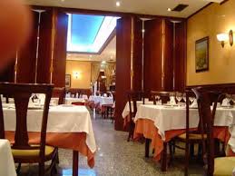 En casa montañés, más de veinte profesionales velan. Restaurante Casa Montanes Zaragoza