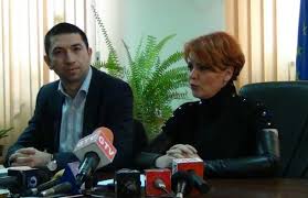 Iar pe cand avea doar 25 de ani a fost promovata de nimeni altul decat corneliu vadim tudor pe listele prm pentru un loc la camera deputatilor. Traiesc O Drama Trebuie Sa Mi Gasesc Loc De Munca Cum A Fost Tradat Senatorul Radu Preda De Nasa Lia Olguta Vasilescu Aktual24