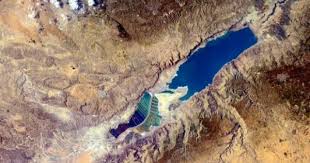 صورة جوية لمنطقة البحر الميت الواقع بين فلسطين والأردن Dead Sea Earth From Space Earth Photos