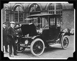 In 1899 Ninety Percent Of New York City S Taxi Cabs Were Electric Vehicles Electric Cars Electric Car Electricity