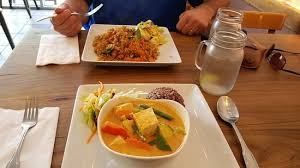 Welcome to thai house restaurant located in loehmann's plaza! Curry And Fried Rice Picture Of Thai Farm House Bbq And Bistro Sacramento Tripadvisor