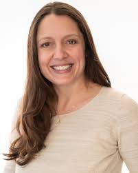 Kari Betts's Instagram, Twitter & Facebook