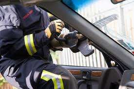 Изучайте релизы jaws of life на discogs. Watch The Jaws Of Life In Action Save An Injured Motorist From A Wreck