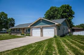 A simple gable shed roof is often built using 2×4 or 2×6 lumber for the rafters, and 2×4 for the collar ties. Things To Consider For A Garage Addition To Your Home