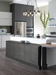 Cabinet Hardware Beendet Versuchen Sie Unerwartete Materialien Die Meisten Kuche Kabinett Hardwar Moderne Kuchenideen Deko Tisch Zweifarbige Kuchenschranke