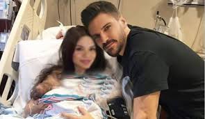Almeda abazi was born in albania. I Publikuan Foto Pas Lindjes Se Djalit Reagon Almeda Abazi Berati Tv