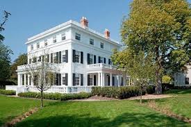 9 Stunning Wedding Venues In The Hamptons New York In 2020 Stunning Wedding Venues Garden In The Woods Topping Rose House