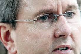 Unionist politicians show support for loyalists at camp Twaddell