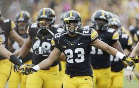 8 Hawks Follow Dad To Iowa Big 10 Iowa Hawkeye Football Iowa Iowa Hawkeyes