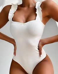 Retrouvez dans notre boutique une collection complète de maillots de bain 1 pièce pour femme. Swimsuit 1 Piece Frilly Body White Mialo