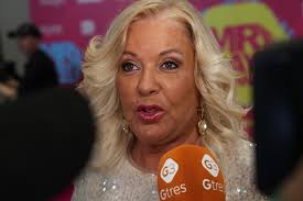 Ex novia de un bailarín ruso, bailarina de Chanel y tiktoker... Así es  Sandra-Ly, la nueva novia de Sofía Cristo