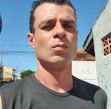 Daniel Zukerman (o impostor do programa Pânico na Band) e Maurício  Meirelles (Ex-CQC e criador do Webbullying) apresentam o show de comédia  "Totalmente Devaneio" em Sorocaba! 26 de outubro, sexta, às 21h,