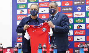 Name in home country / full name: Martin Lasarte Fue Presentado Como Nuevo Director Tecnico De La Roja