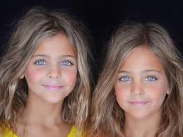 When Two Twins Were Born With Unparalleled Beauty They Took The Internet By Storm And We Ve Got All The Images About The Cute Twins Twin Models Beautiful Eyes