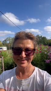 After a wonderful much needed family holiday we’re back in the field and  what a joyful colourful welcome it’s been! The field is absolutely blooming  with vibrant stoppers now