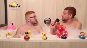 La prétendante, émue, s'est livrée à benoit avant d'accepter de continuer leur histoire d'amour en. Benoit Les Princes De L Amour 4 Dans Le Bain De Jeremstar Interview Youtube